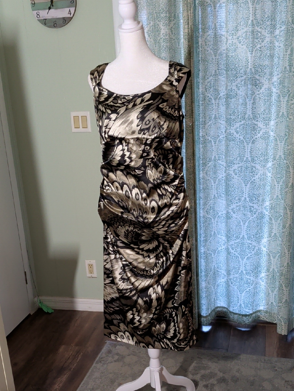 London Style Nights Black and Gold Printed Midi Dress